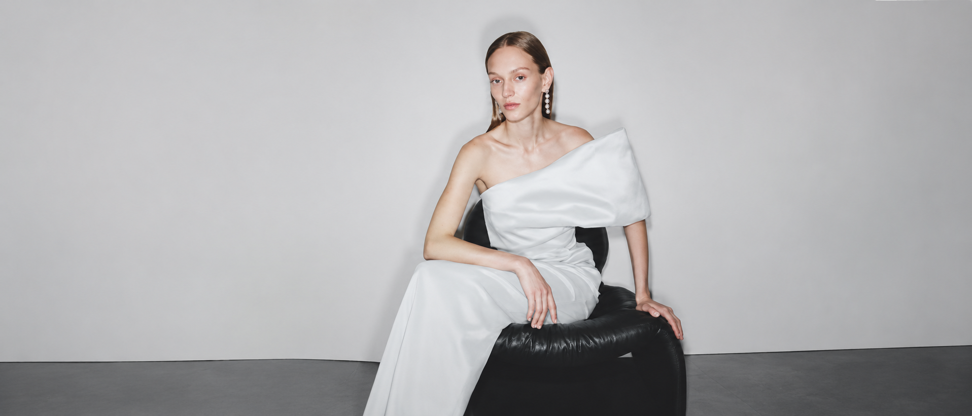 Refined modern womenswear